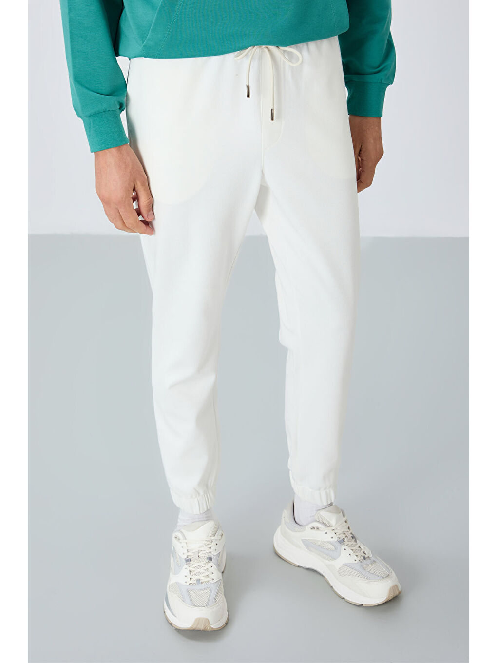 Ekru Yüzeyi Dokulu Standart Fit Erkek Eşofman Alt - 82156-2