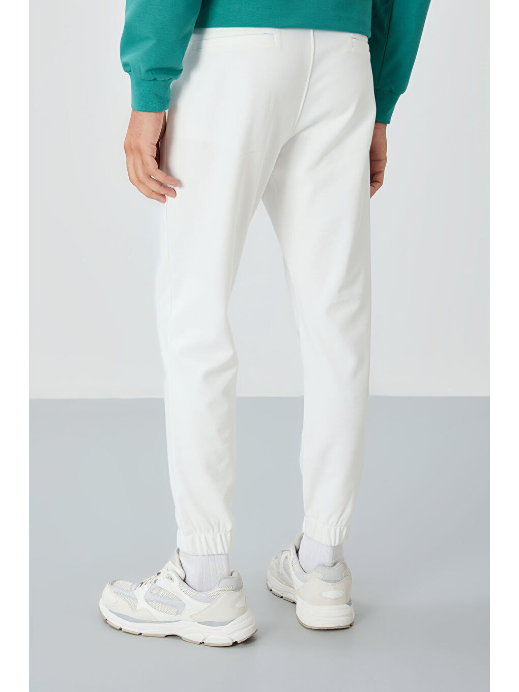 Ekru Yüzeyi Dokulu Standart Fit Erkek Eşofman Alt - 82156-4