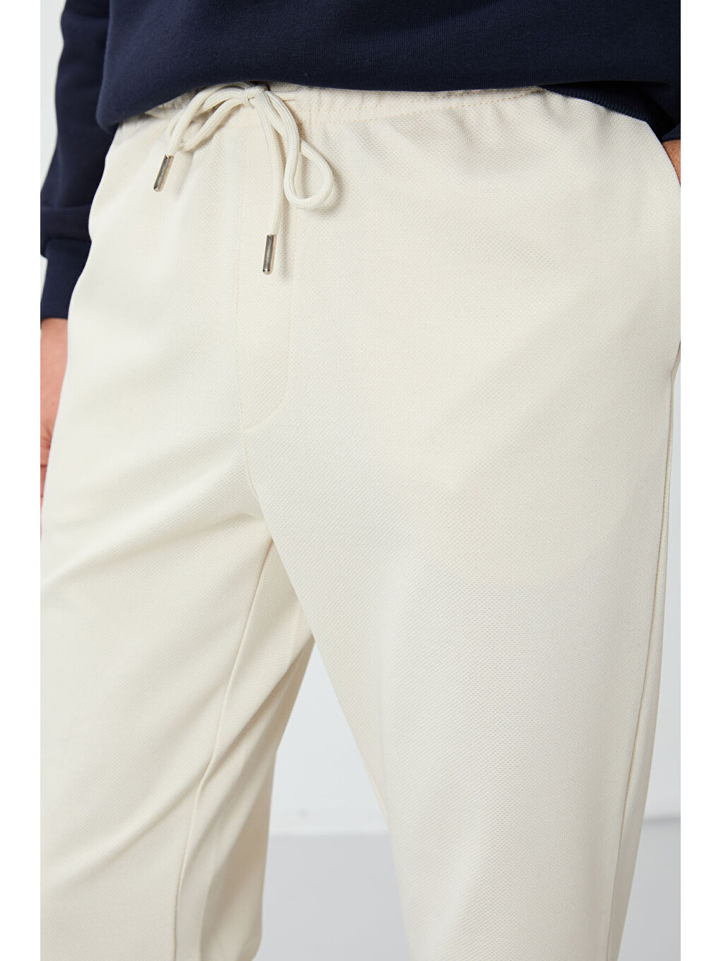 Bej Yüzeyi Dokulu Standart Fit Erkek Eşofman Alt - 82156-3