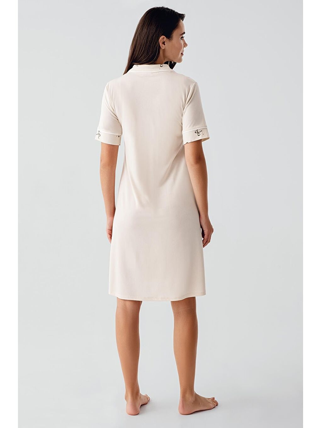 Bej Kısa Kollu Fiyonk Desenli Düğmeli Kısa Esnek Viskoz Hamile Gecelik 17107-2