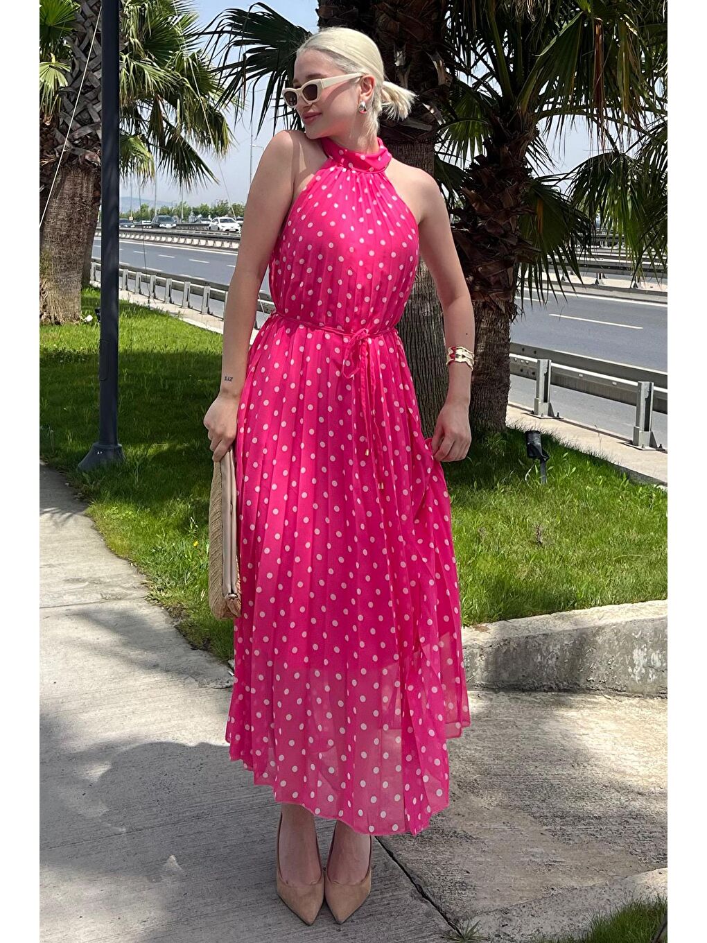 Fuşya Puantiyeli Sıfır Kol Halter Yaka Elbise Mg2134-1