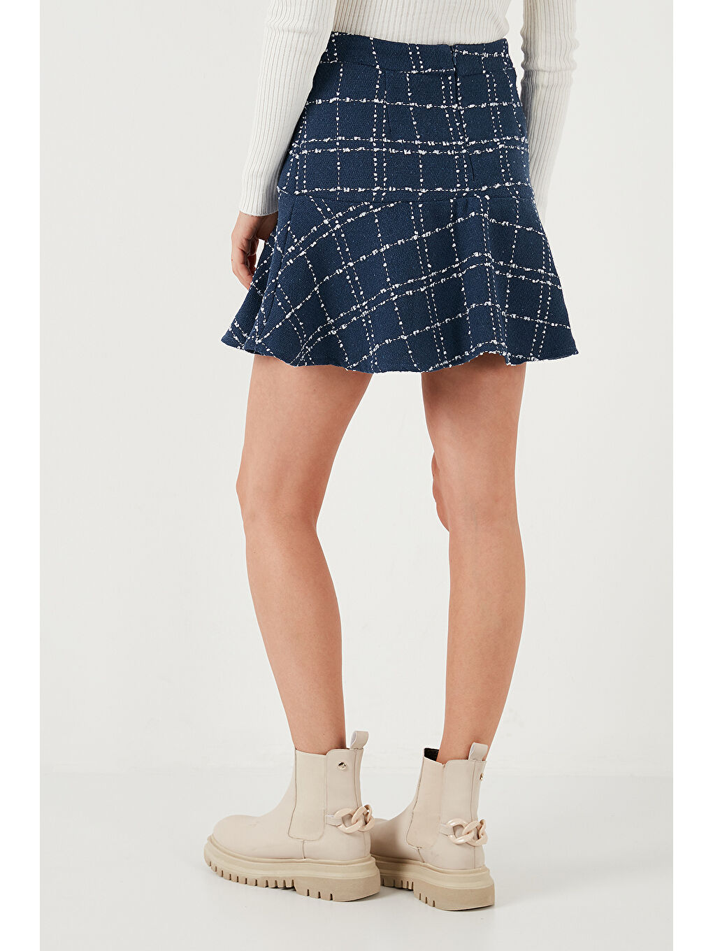İndigo Kareli Volanlı Mini Kışlık Kadın Etek 611ET00176W4-5