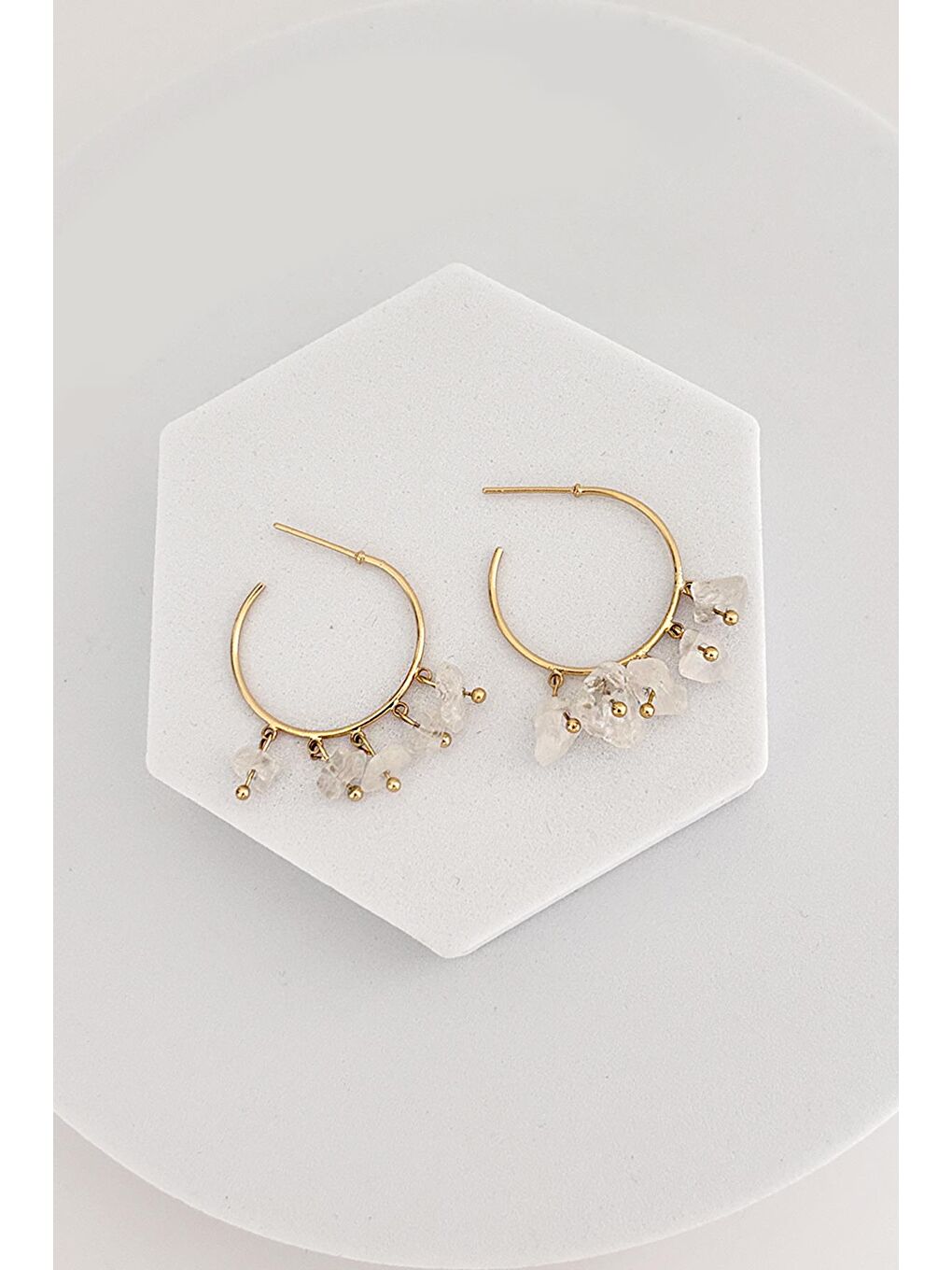 Beyaz Kuvars Sallantılı Halka Küpe-1