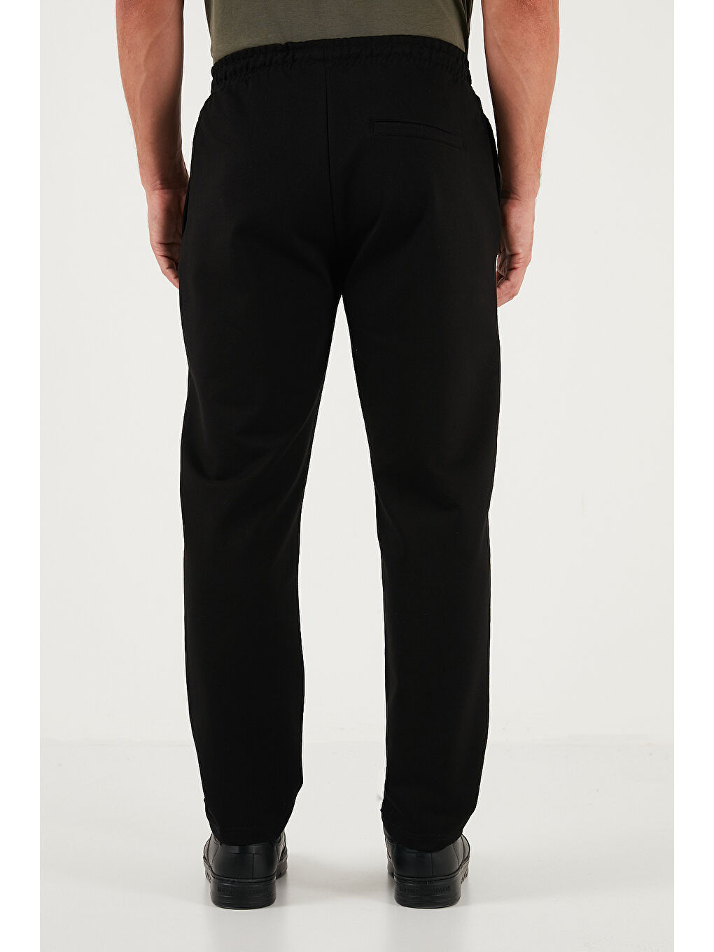 Siyah Regular Fit Normal Bel Düz Paça Eşofman Altı 5908050-4