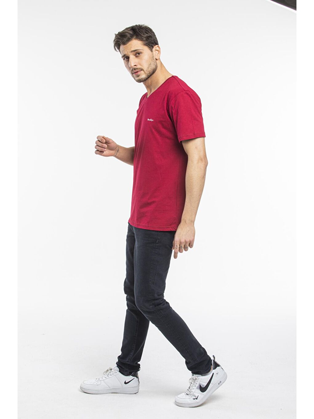 Bordo Erkek V Yaka Slim Fit Brooklyn Baskılı Kısa Kollu Tişort SPR 265-3