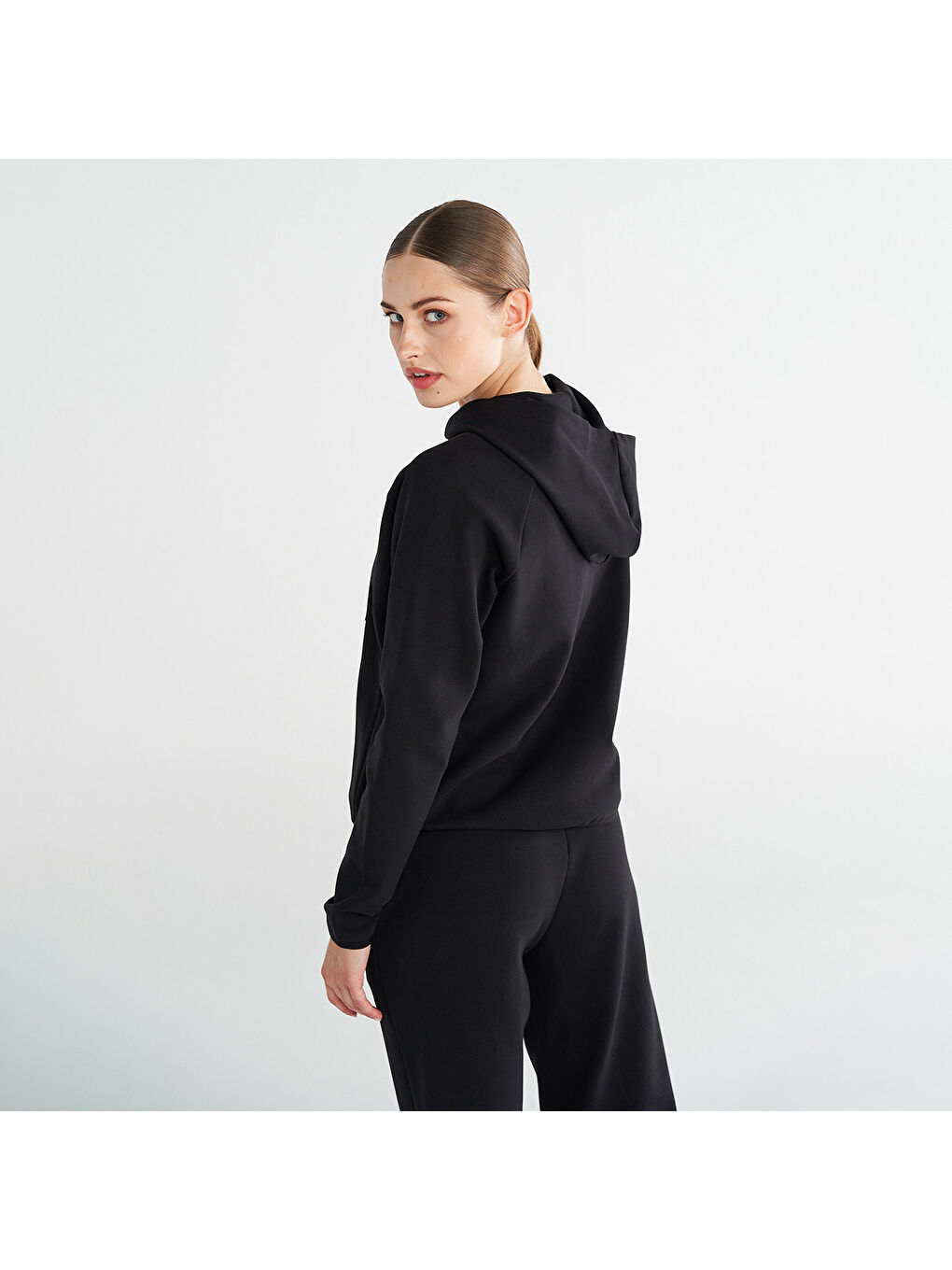 Tech Kadın Siyah Kapüşonlu Ceket-1