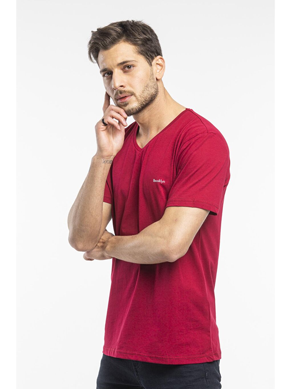Bordo Erkek V Yaka Slim Fit Brooklyn Baskılı Kısa Kollu Tişort SPR 265-4