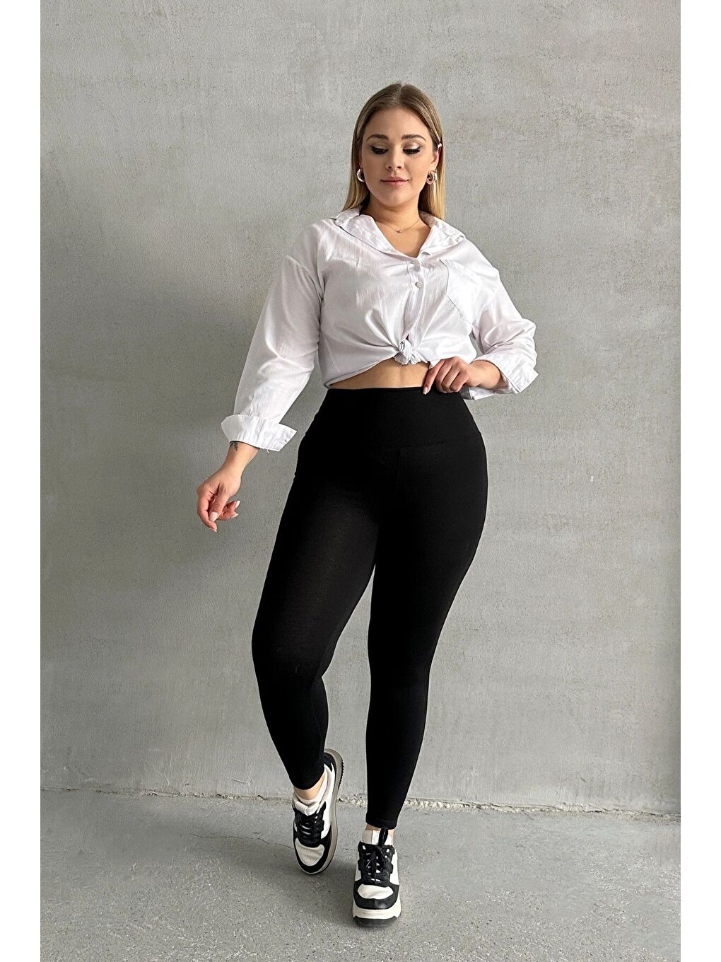 Siyah Büyük Beden Yüksel Bel Vücudu Saran Spor Tayt 038396