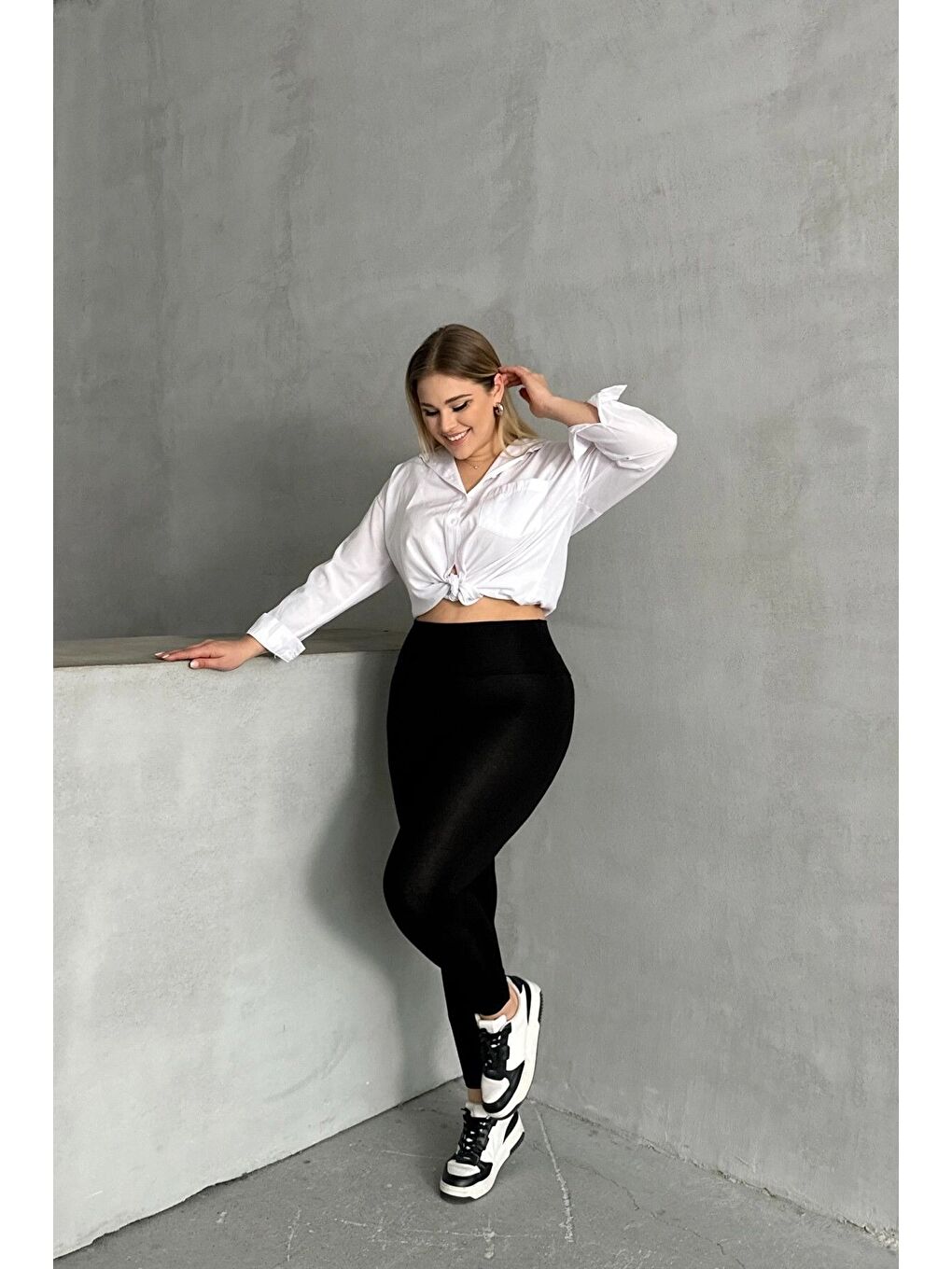 Siyah Büyük Beden Yüksel Bel Vücudu Saran Spor Tayt 038396-1