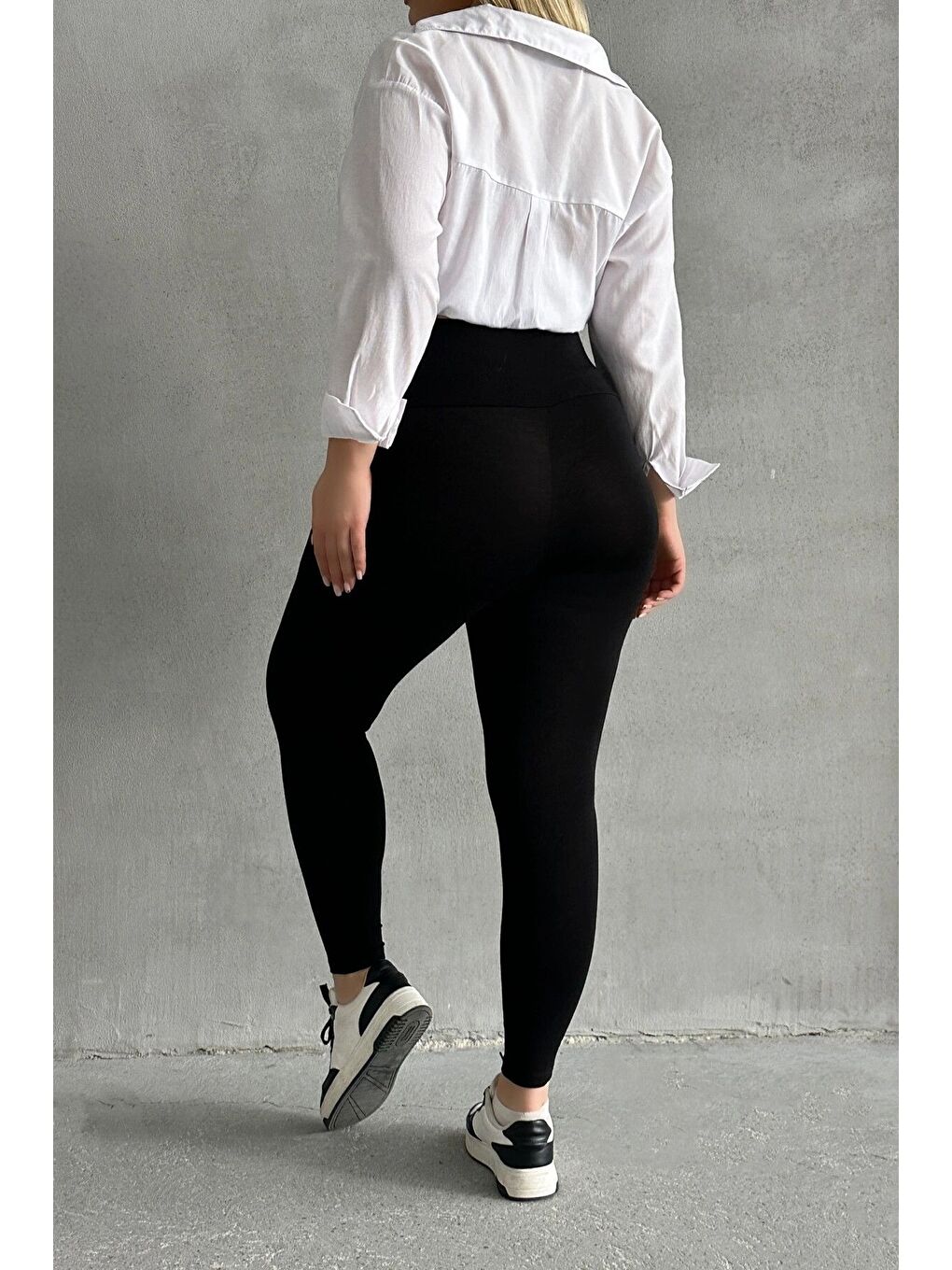 Siyah Büyük Beden Yüksel Bel Vücudu Saran Spor Tayt 038396-7