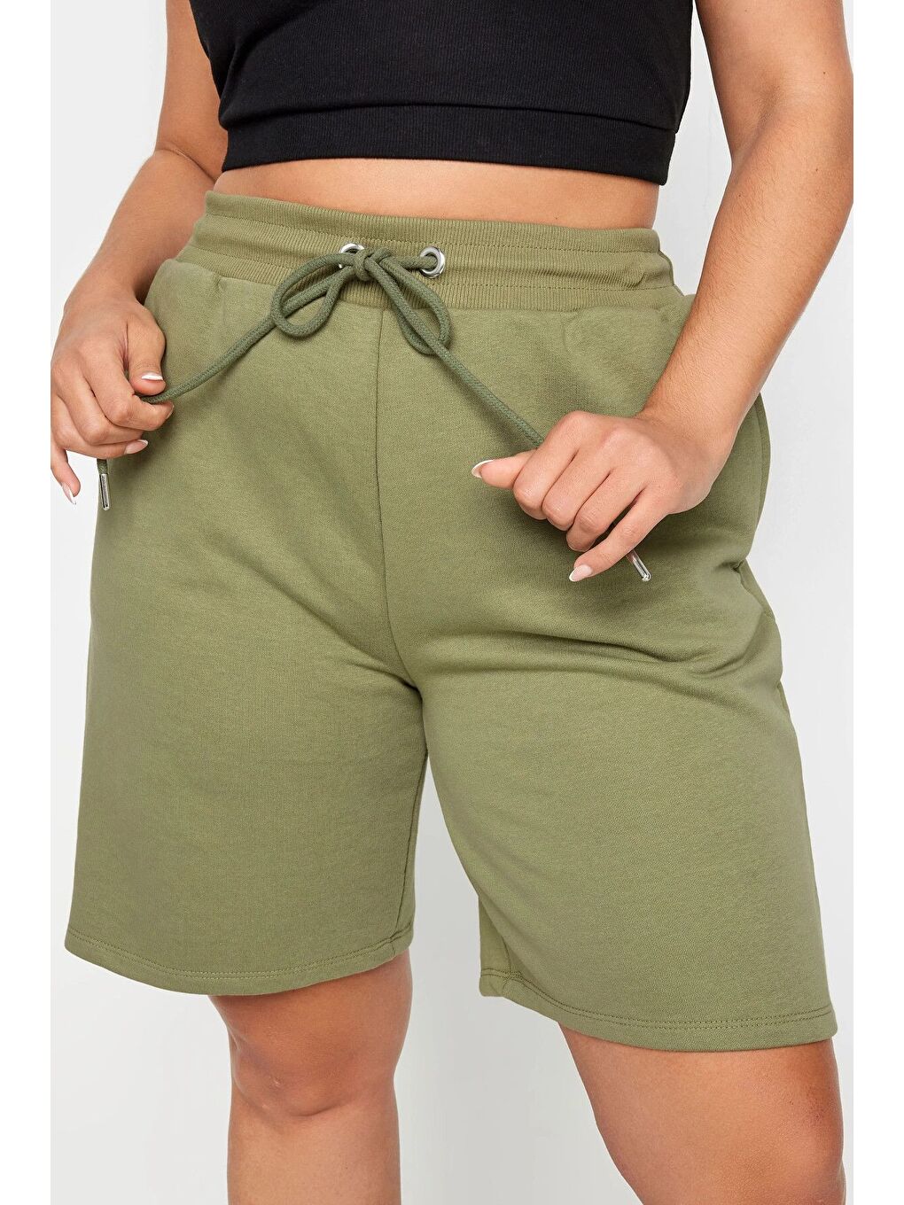 Haki Büyük Beden Cepli Beli Büzgülü Rahat Kesim Şort 303203-3