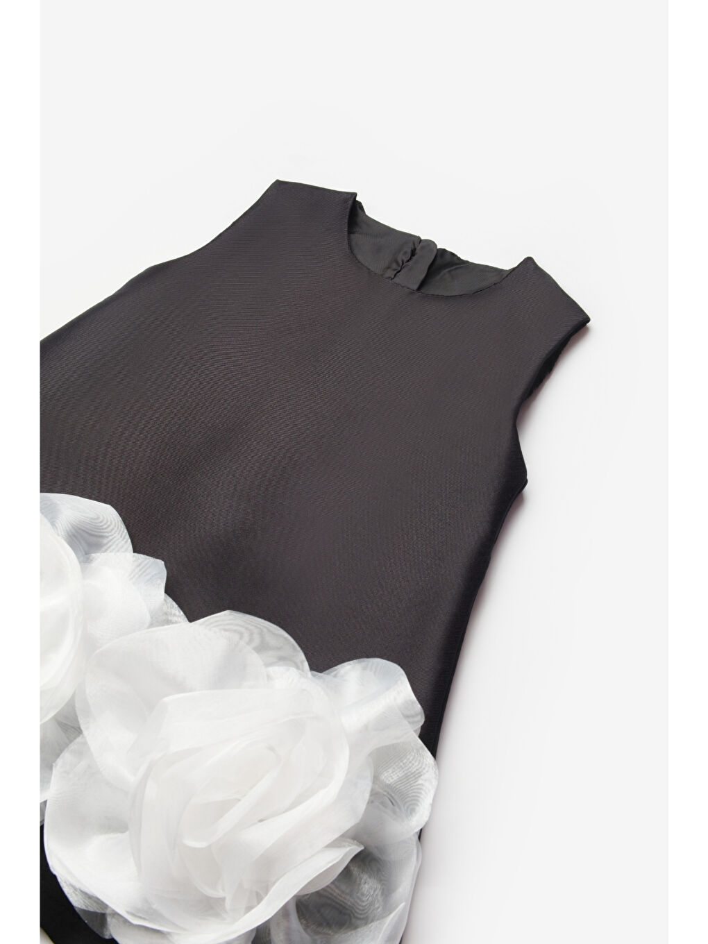 Siyah Etek Ucu Gül Detaylı Kız Çocuk Elbise - Paola-5