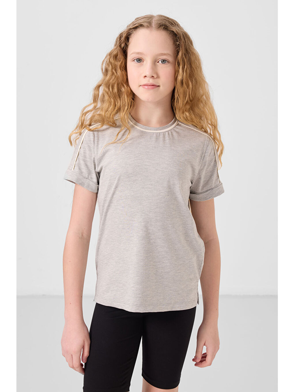 Gri Melanj Pamuklu O Yaka Standart Fit Basic Kız Çocuk T-Shirt - 75177-2
