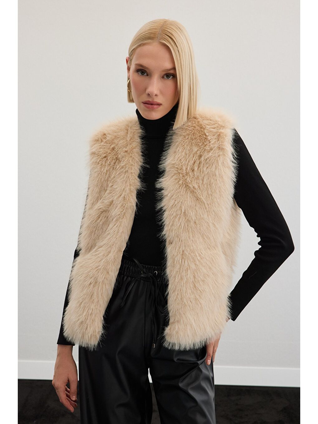 Kolsuz Uzun Yelek - Ekru-2