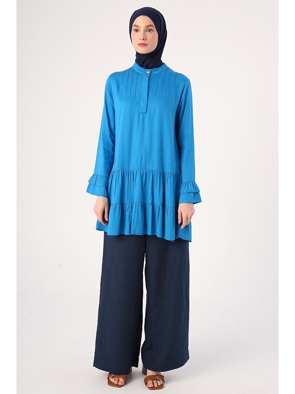 Mavi Hakim Yaka Yarım Patlı Volan Kollu Tunik-1