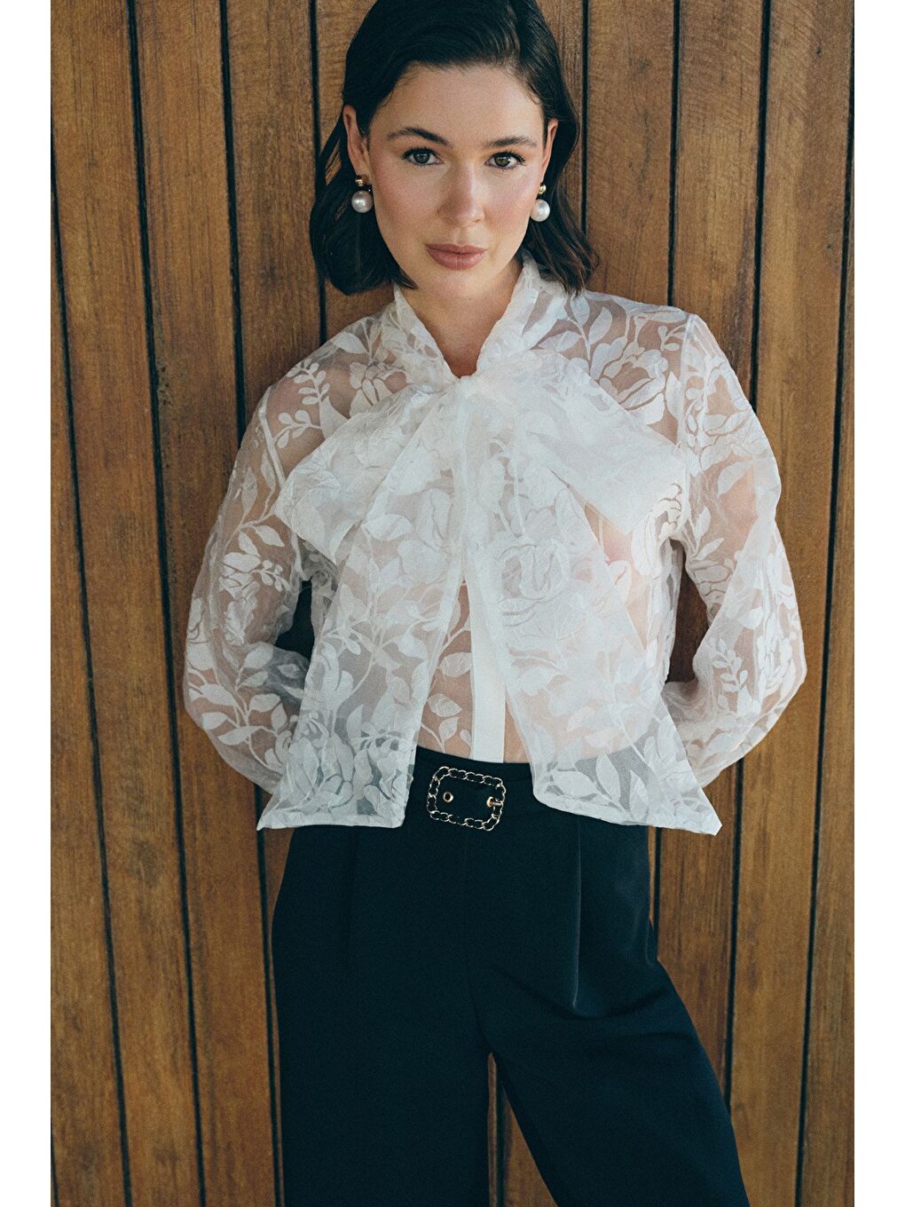 Fularlı Çiçek Desenli Gömlek - Ekru