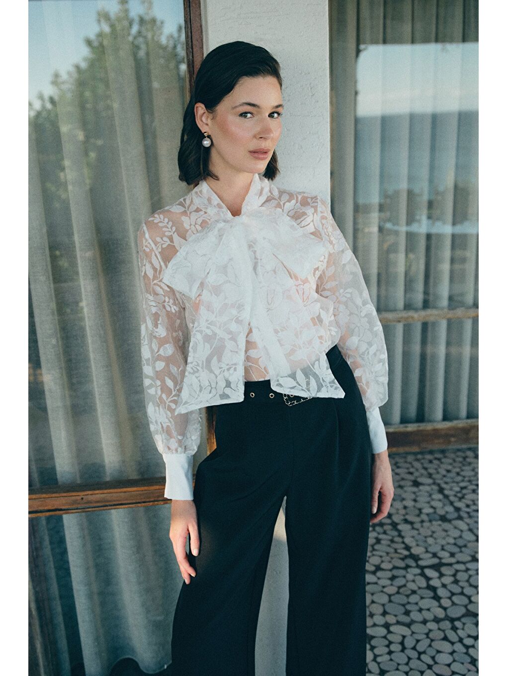 Fularlı Çiçek Desenli Gömlek - Ekru-1