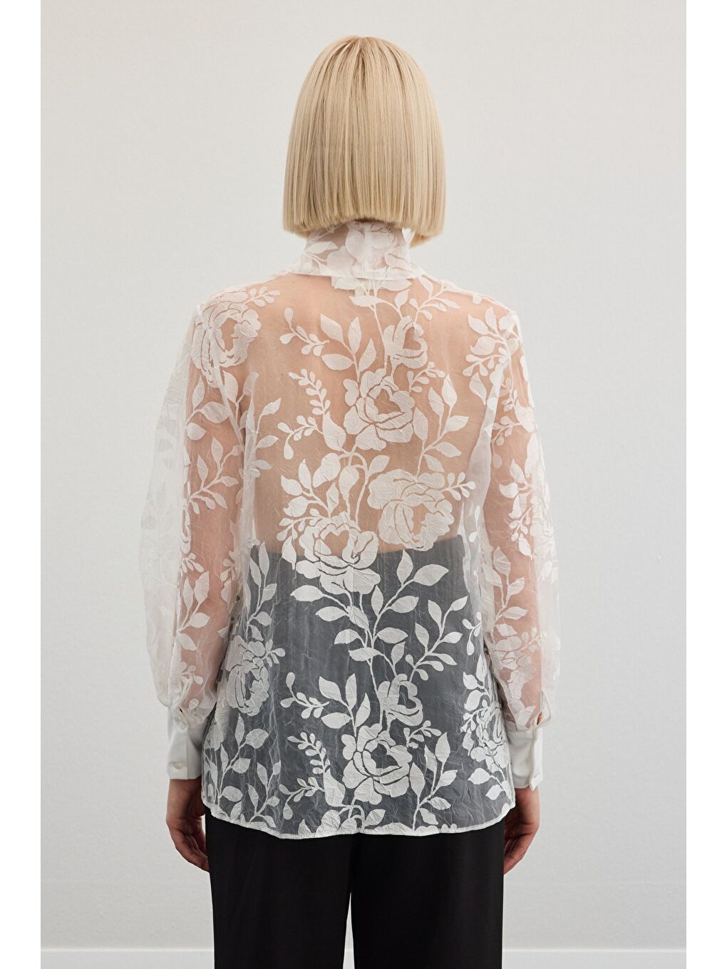 Fularlı Çiçek Desenli Gömlek - Ekru-7