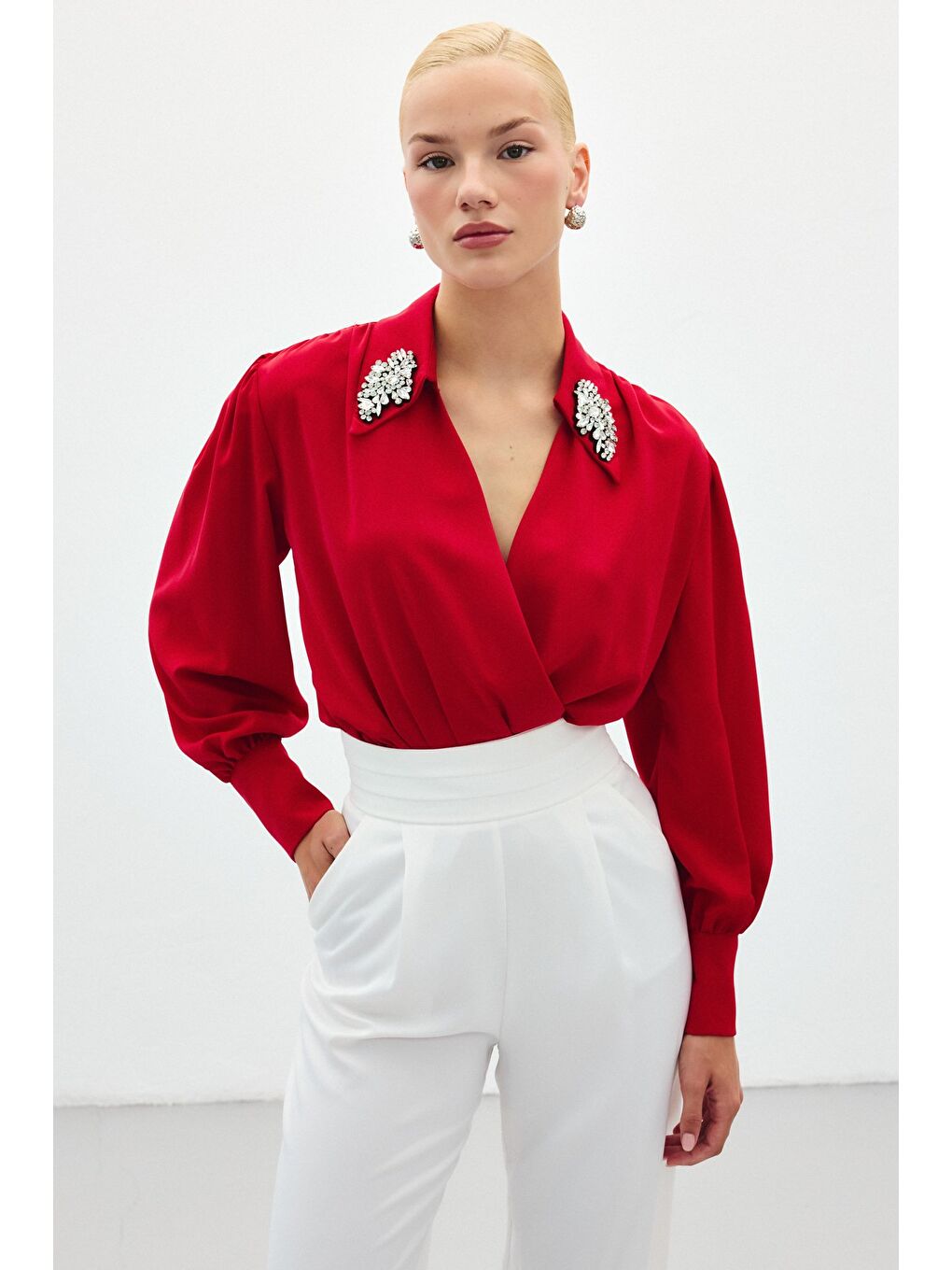 Aksesuar Detaylı Bodysuit Bluz - Kırmızı-2