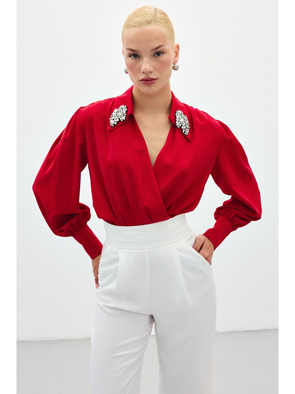 Aksesuar Detaylı Bodysuit Bluz - Kırmızı-4