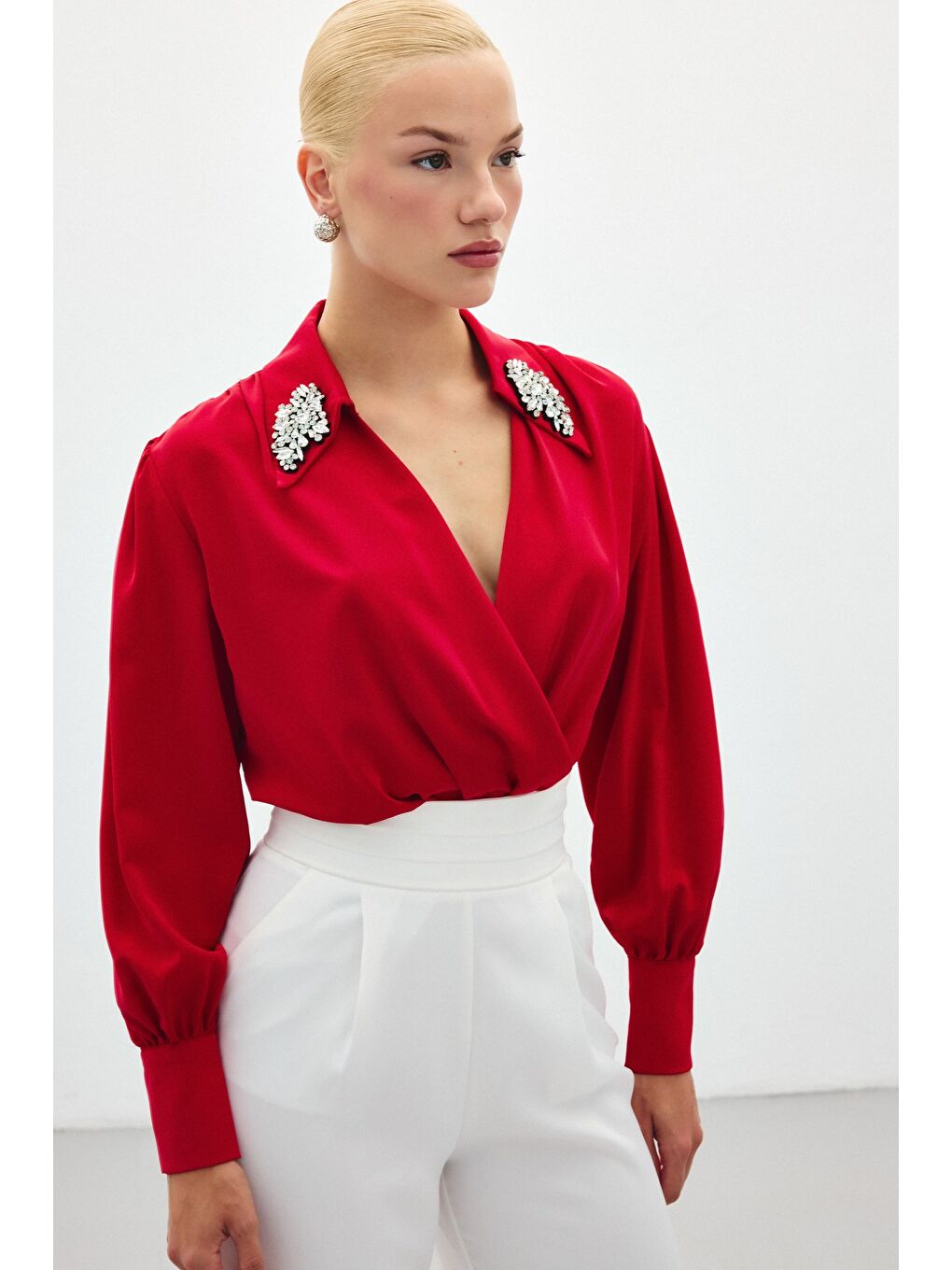 Aksesuar Detaylı Bodysuit Bluz - Kırmızı-5