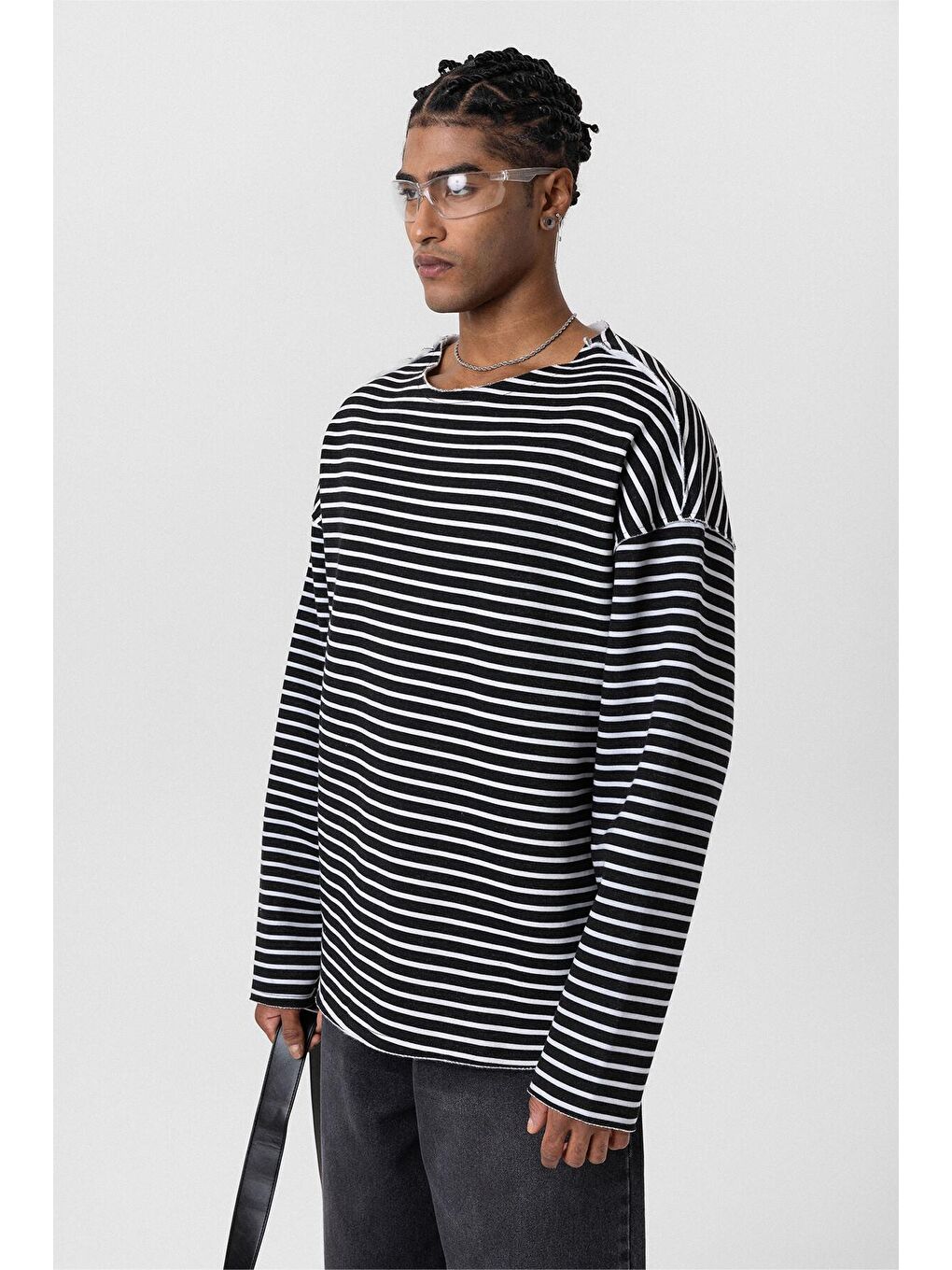 Yaka Detaylı Oversize Sweatshirt Siyah-3