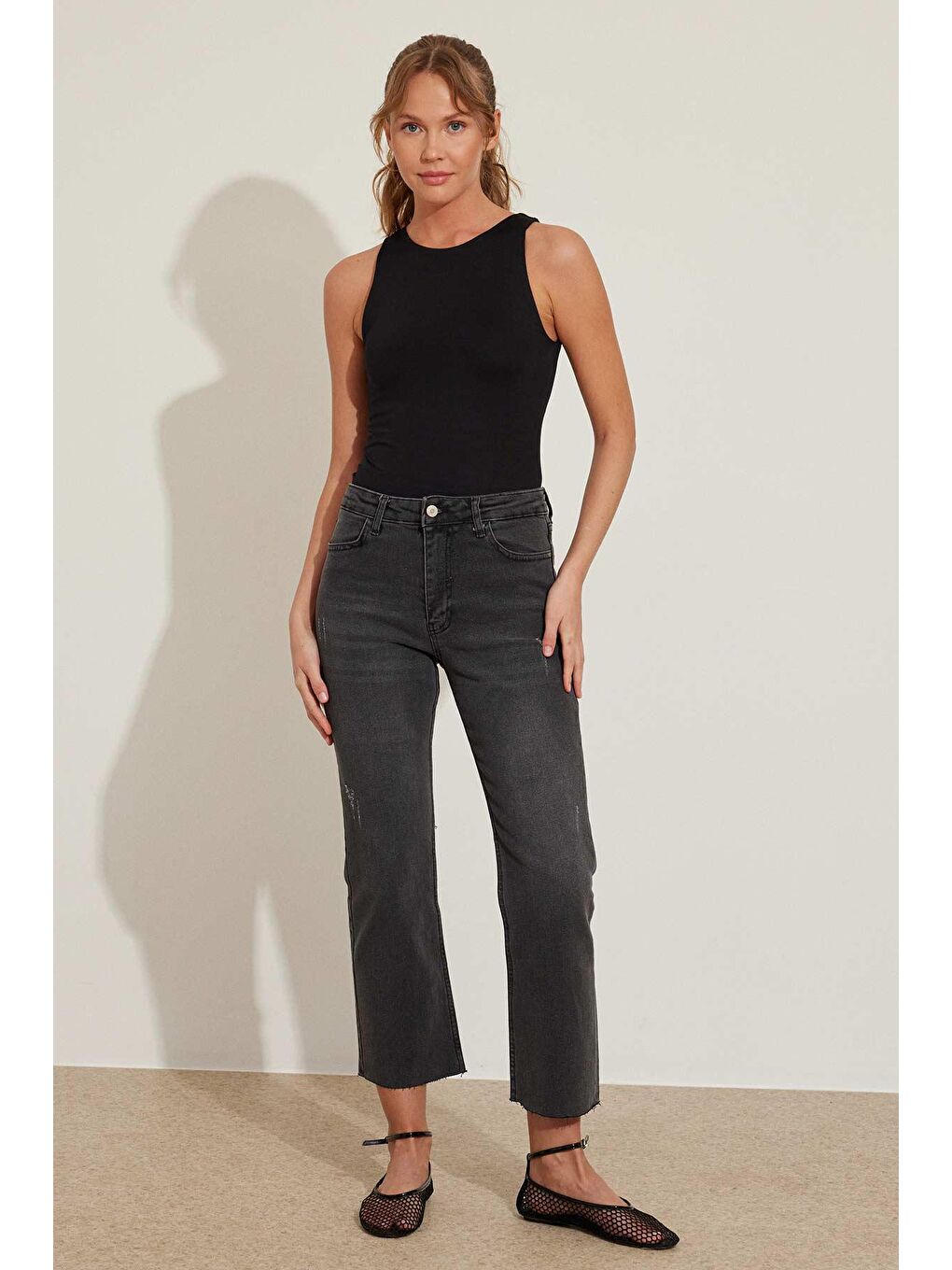 Kesik Paça Gri Flare Jean