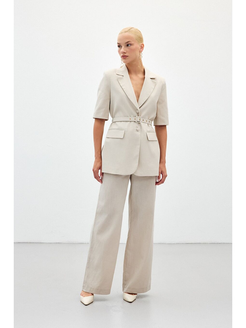 Bej Kısa Kollu Kemerli Ceket - Taş-1