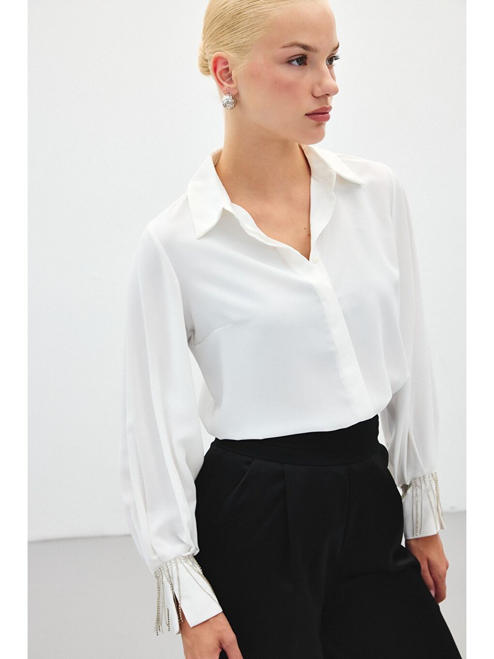 Manşetleri Aksesuarlı Gömlek - Ekru-6