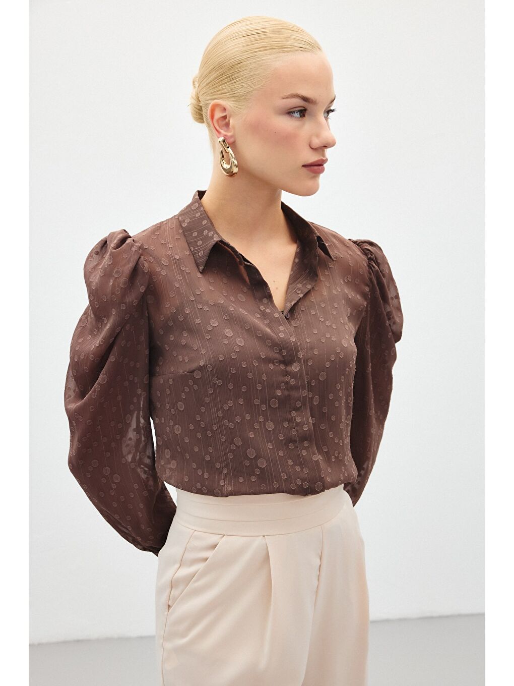 Kahverengi Puantiye Dokulu Gömlek - Kahve-3