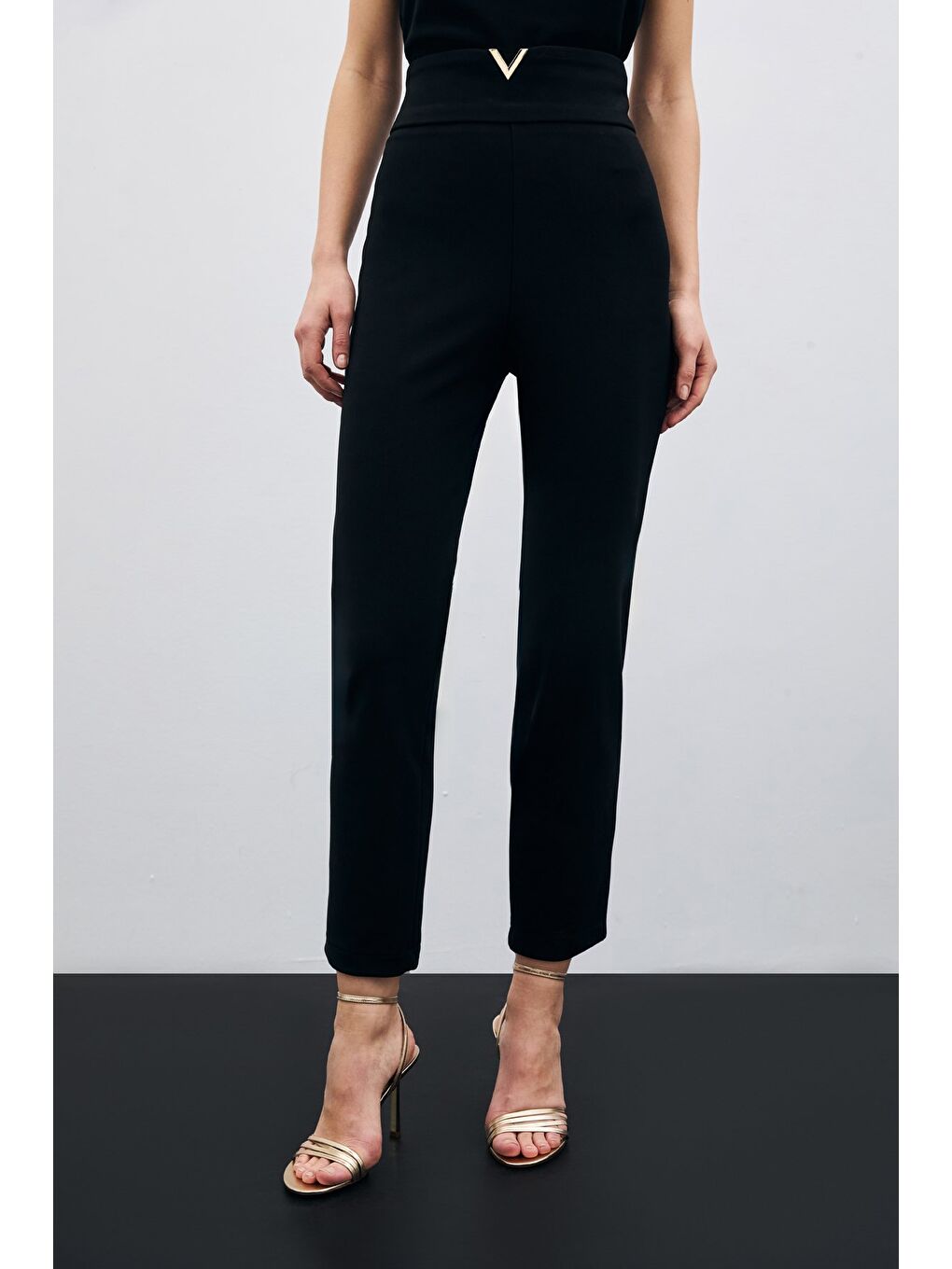 Bel Aksesuarlı Pantolon - Siyah-2