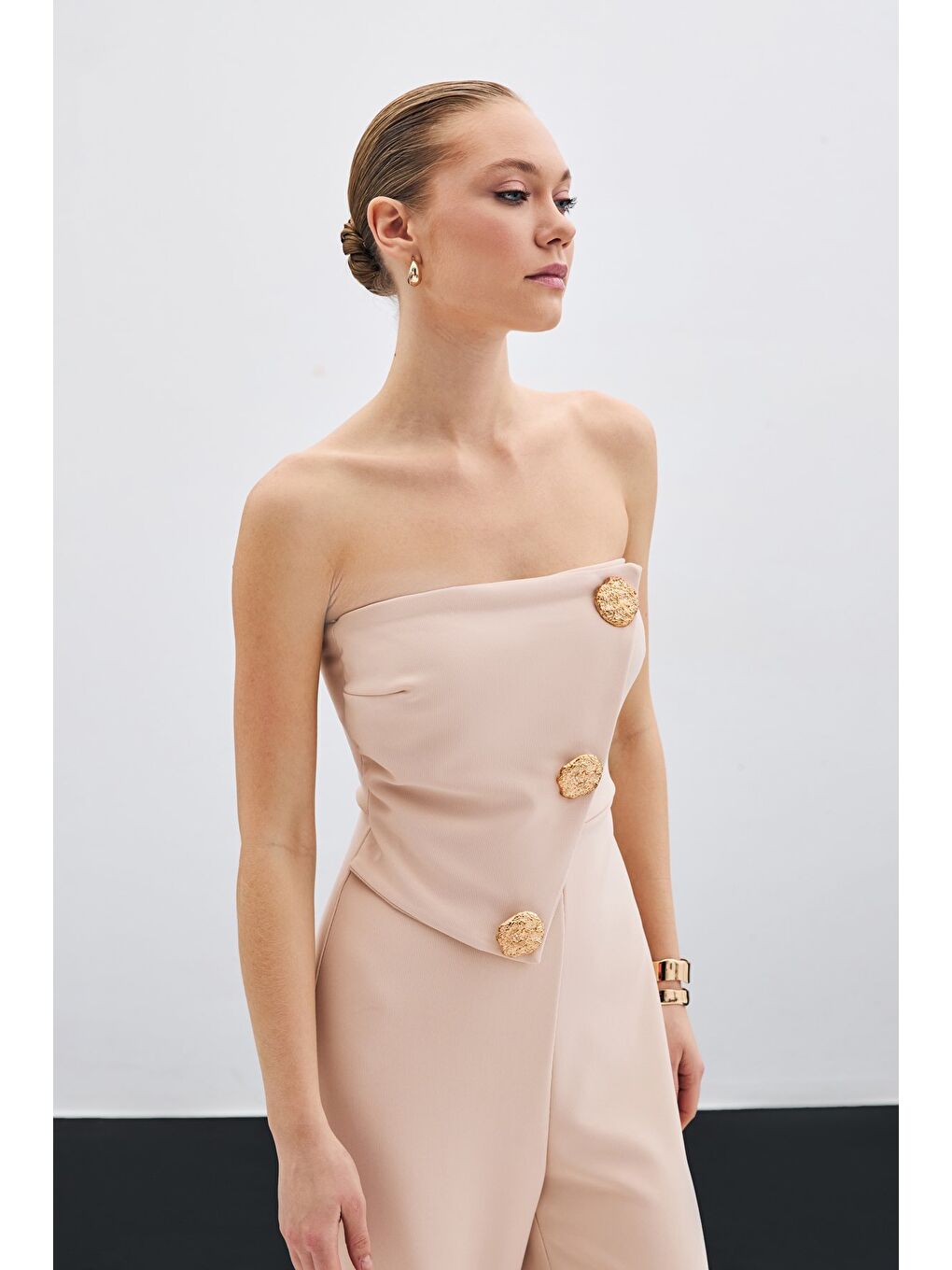 SATEEN Aksesuarlı Straplez Tulum - Bej - 4