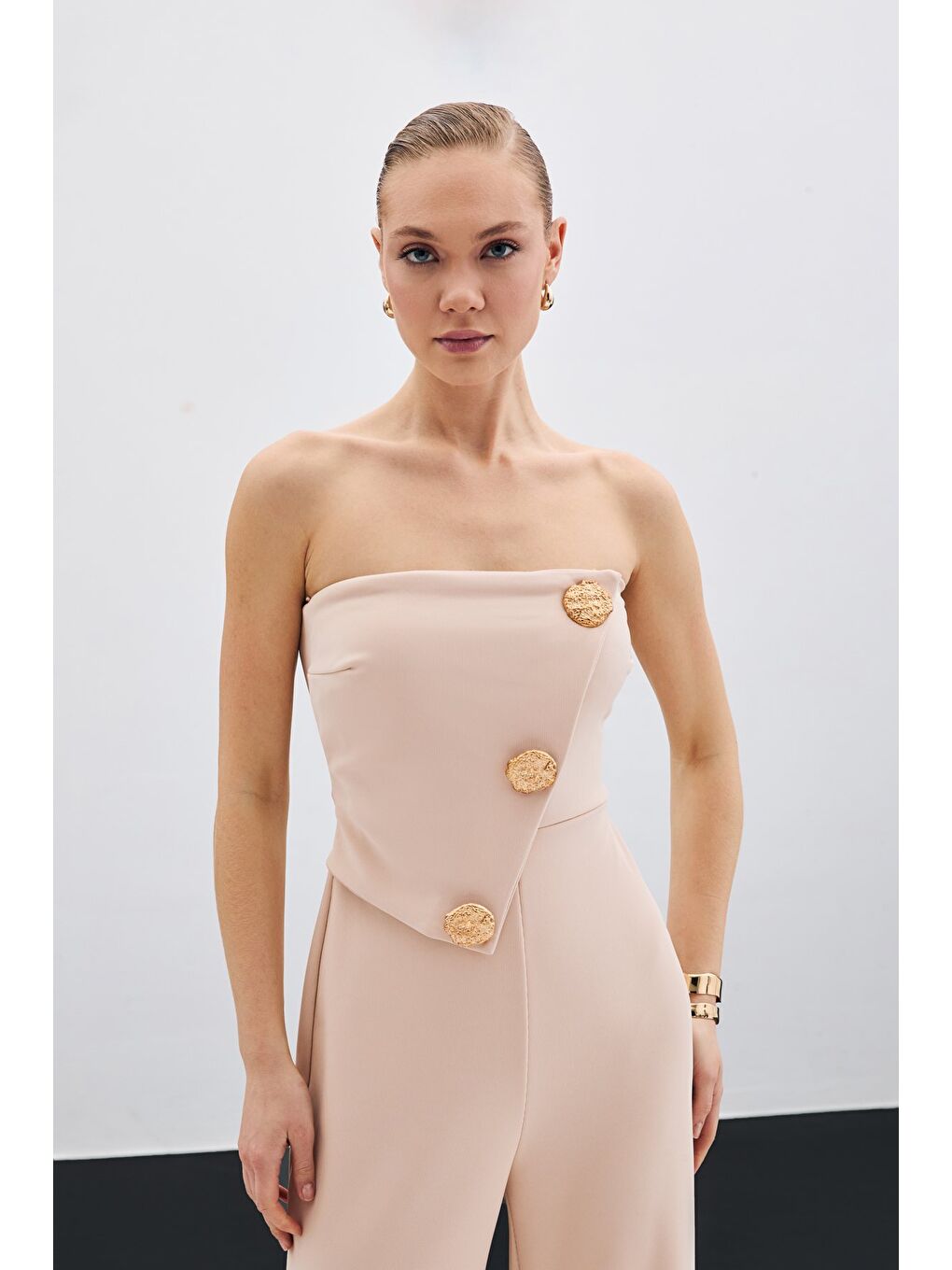 SATEEN Aksesuarlı Straplez Tulum - Bej - 5