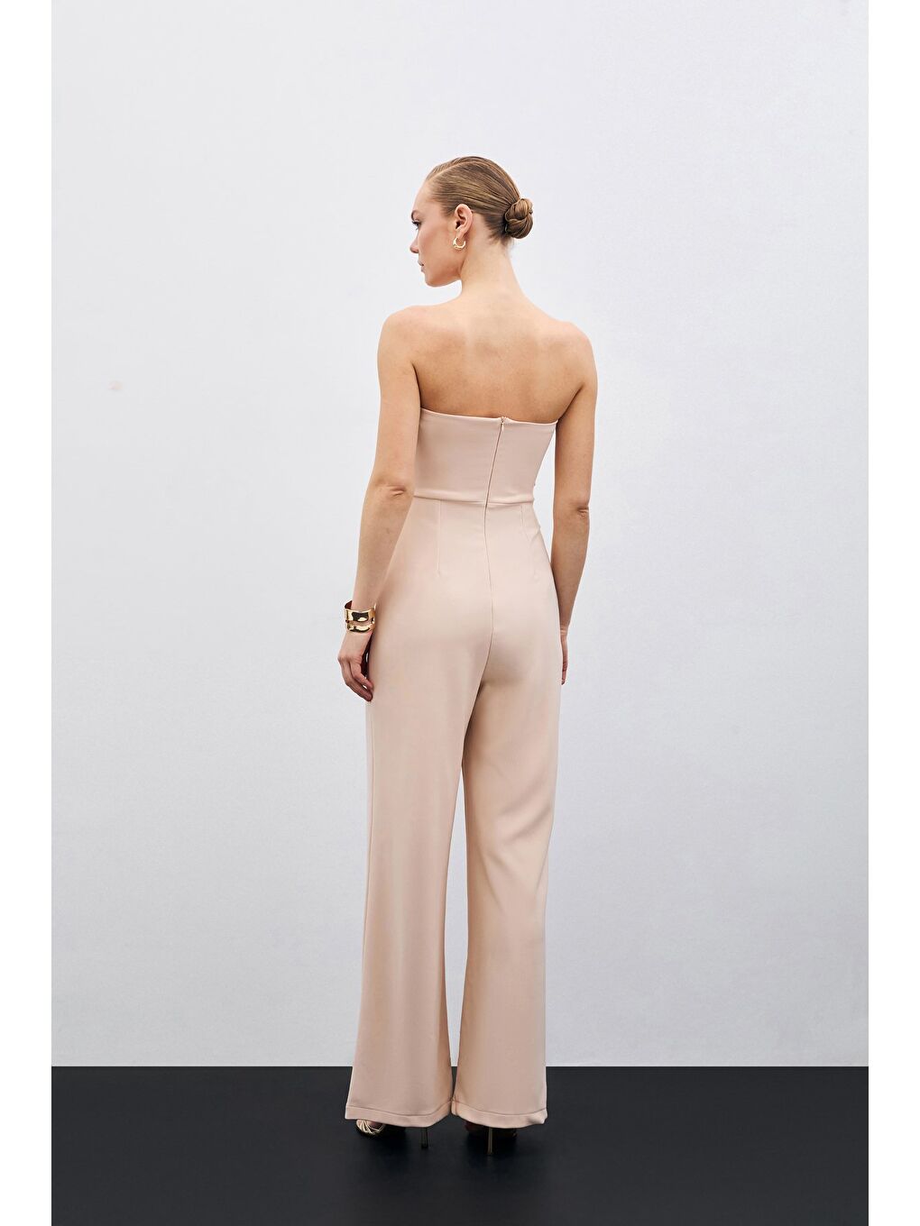 SATEEN Aksesuarlı Straplez Tulum - Bej - 7