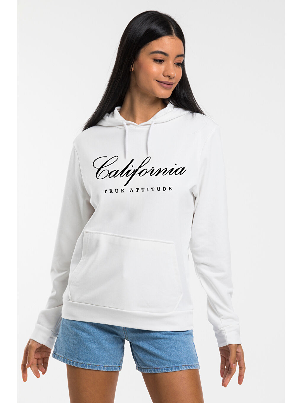 Beyaz Kadın Kapüşonlu Rahat Kalıp İnce El Yazılı Californıa Baskılı Swetashırt spr24swk121