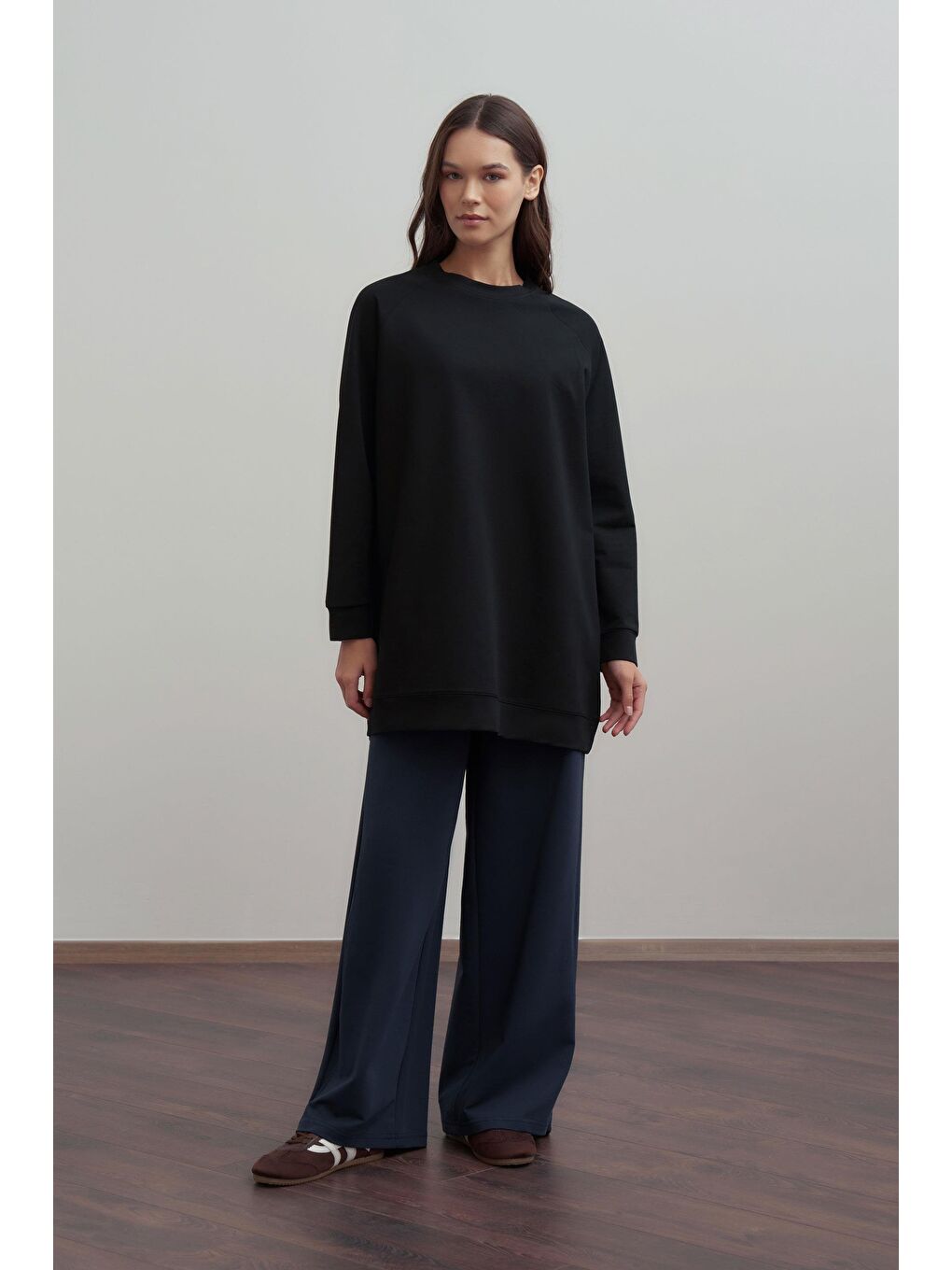 Siyah-Bisiklet Yaka Reglan Kol Sweatshirt