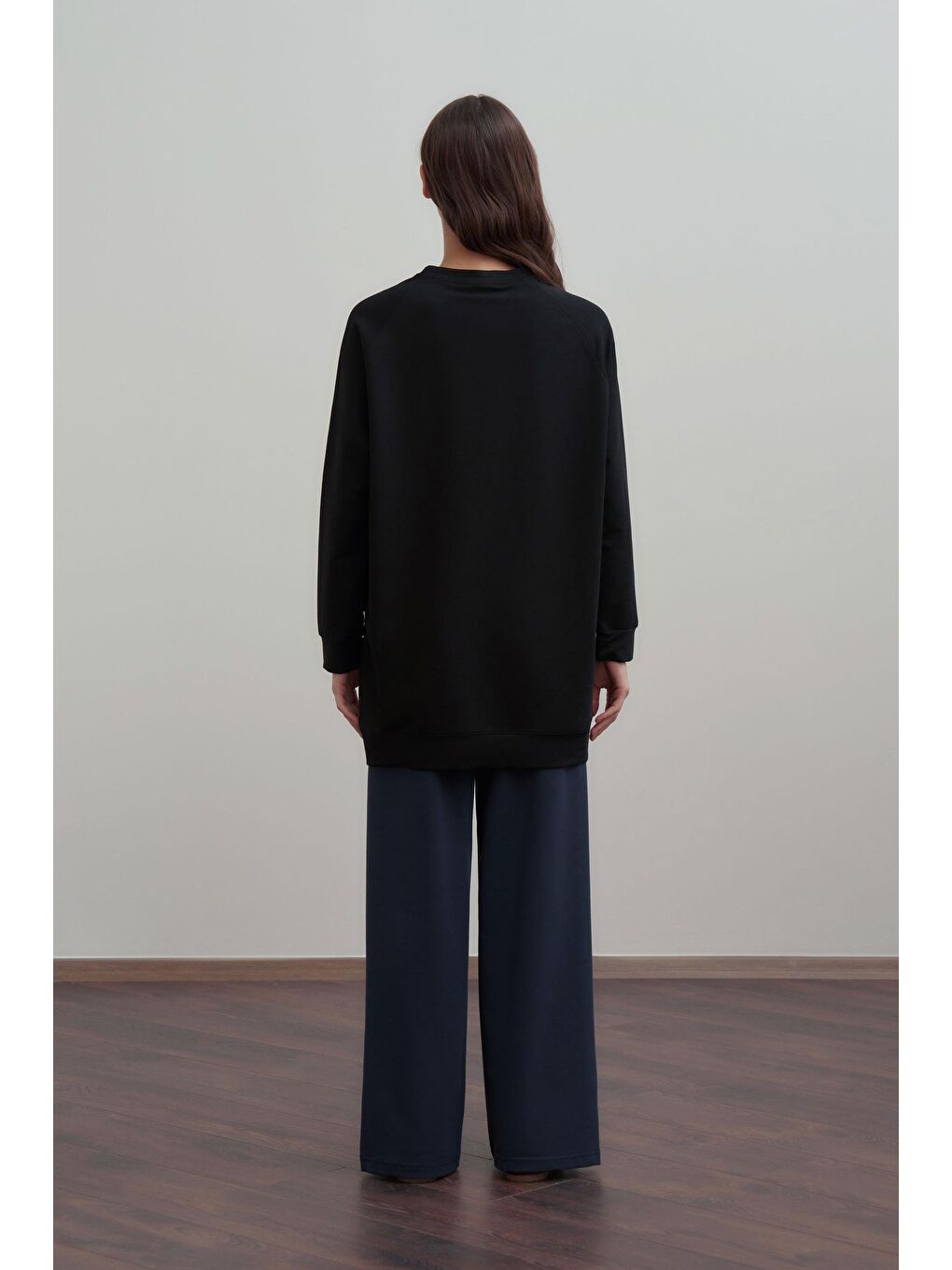 Siyah-Bisiklet Yaka Reglan Kol Sweatshirt-2