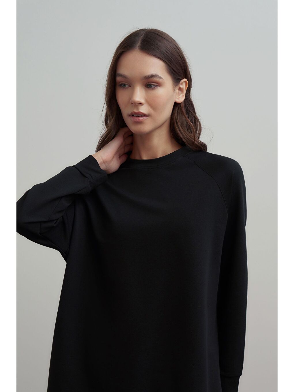 Siyah-Bisiklet Yaka Reglan Kol Sweatshirt-4