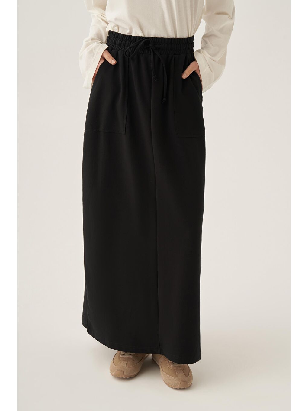 Siyah Pamuklu İki Cepli Etek-3