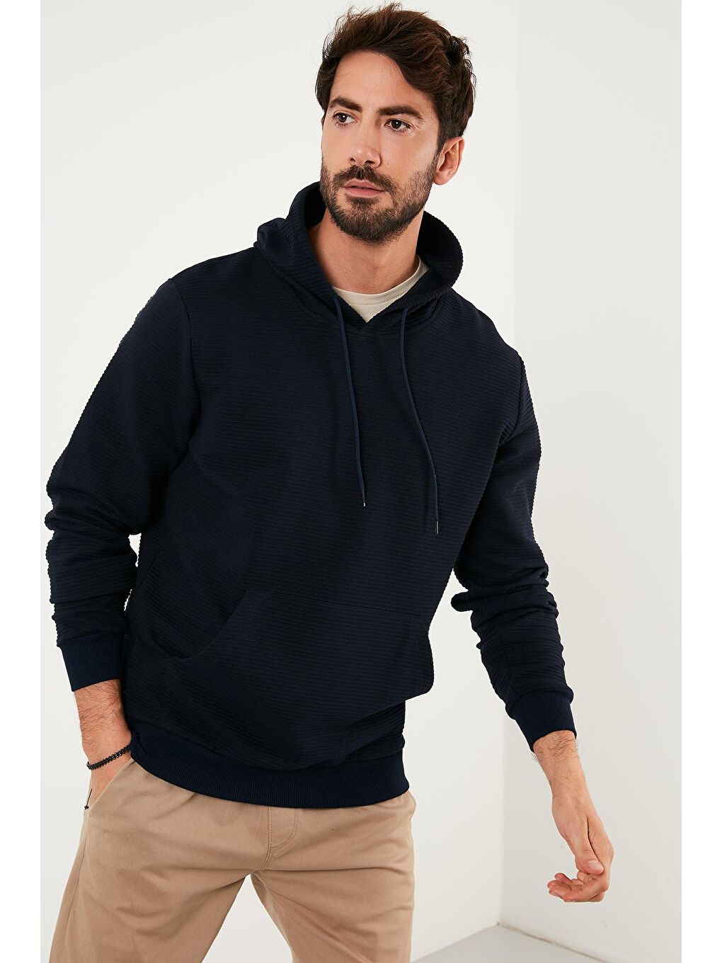 Lacivert Pamuklu Kapüşonlu Kanguru Cepli Slim Fit Sweat 5896598-2