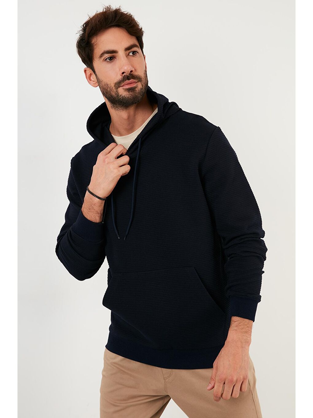 Lacivert Pamuklu Kapüşonlu Kanguru Cepli Slim Fit Sweat 5896598-3