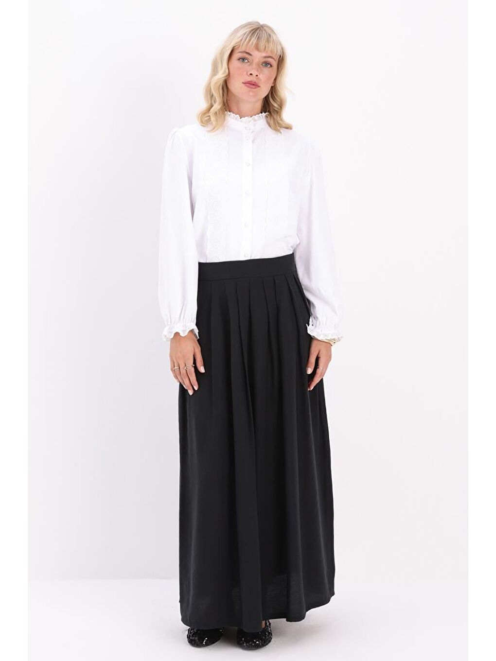 Siyah Pileli Kloş Etek-1