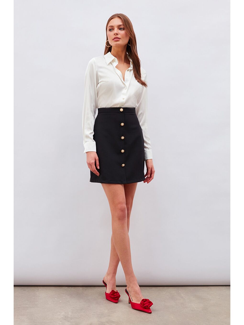 Düğme Detaylı Mini Etek - Siyah-4