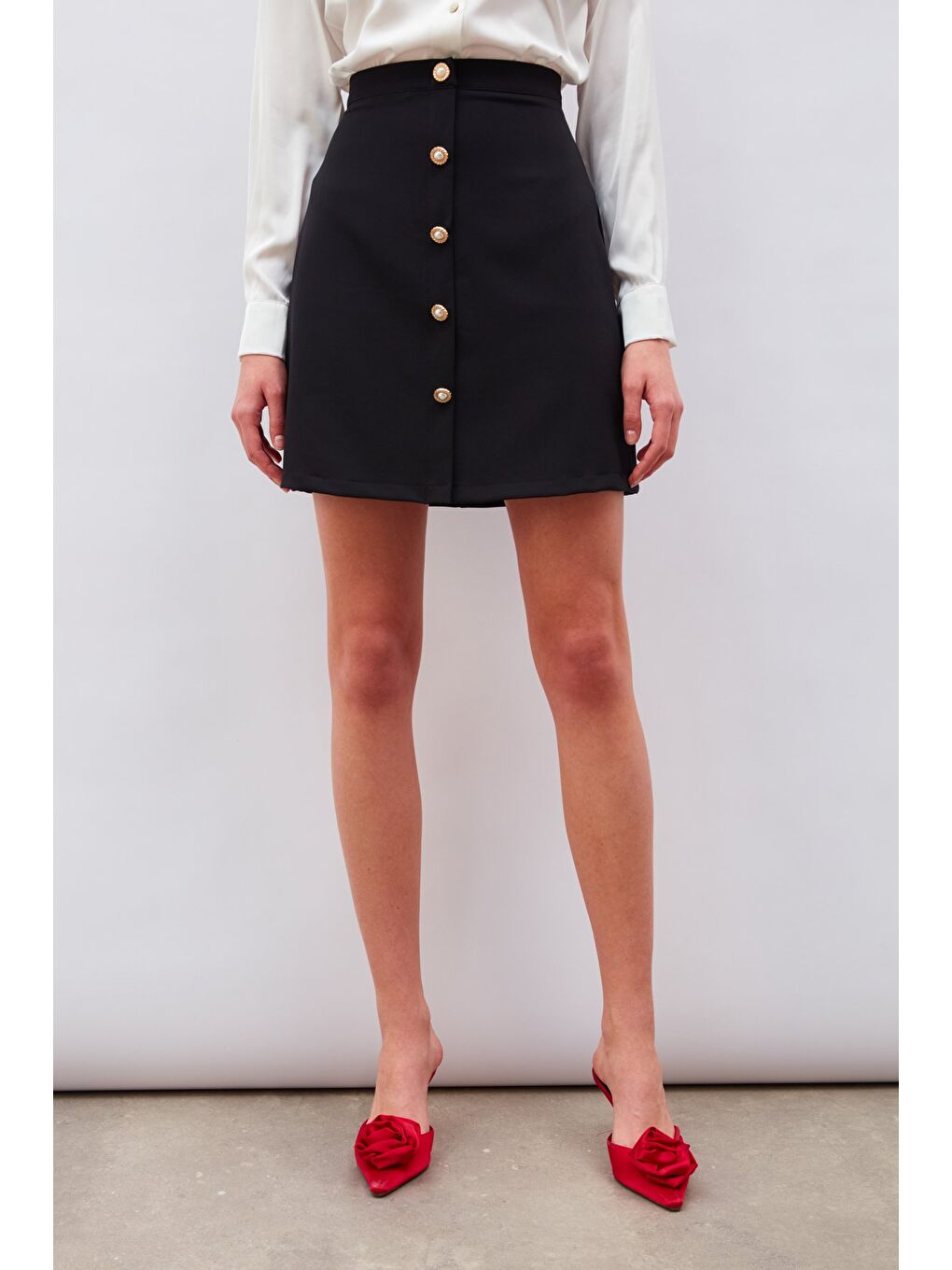 Düğme Detaylı Mini Etek - Siyah-5