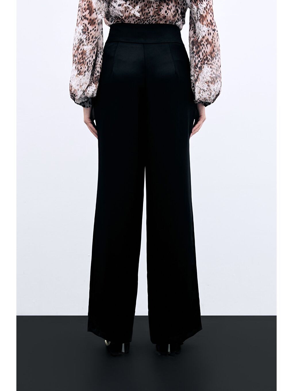 Bel Kemerli Saten Krep Pantolon - Siyah-4