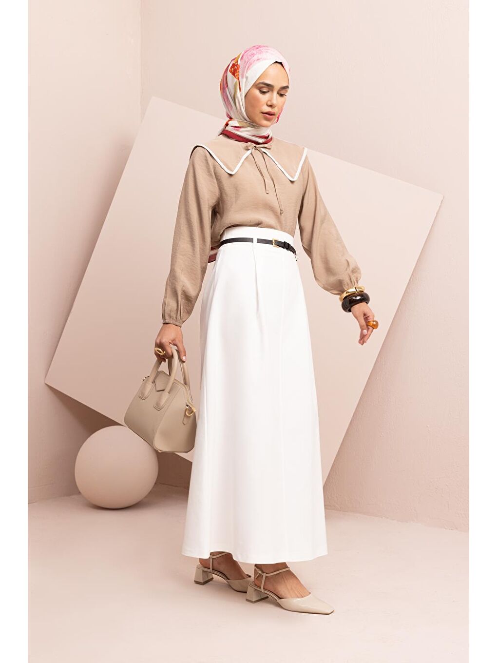 Beyaz Beli Kemerli Elastanlı Çan Etek