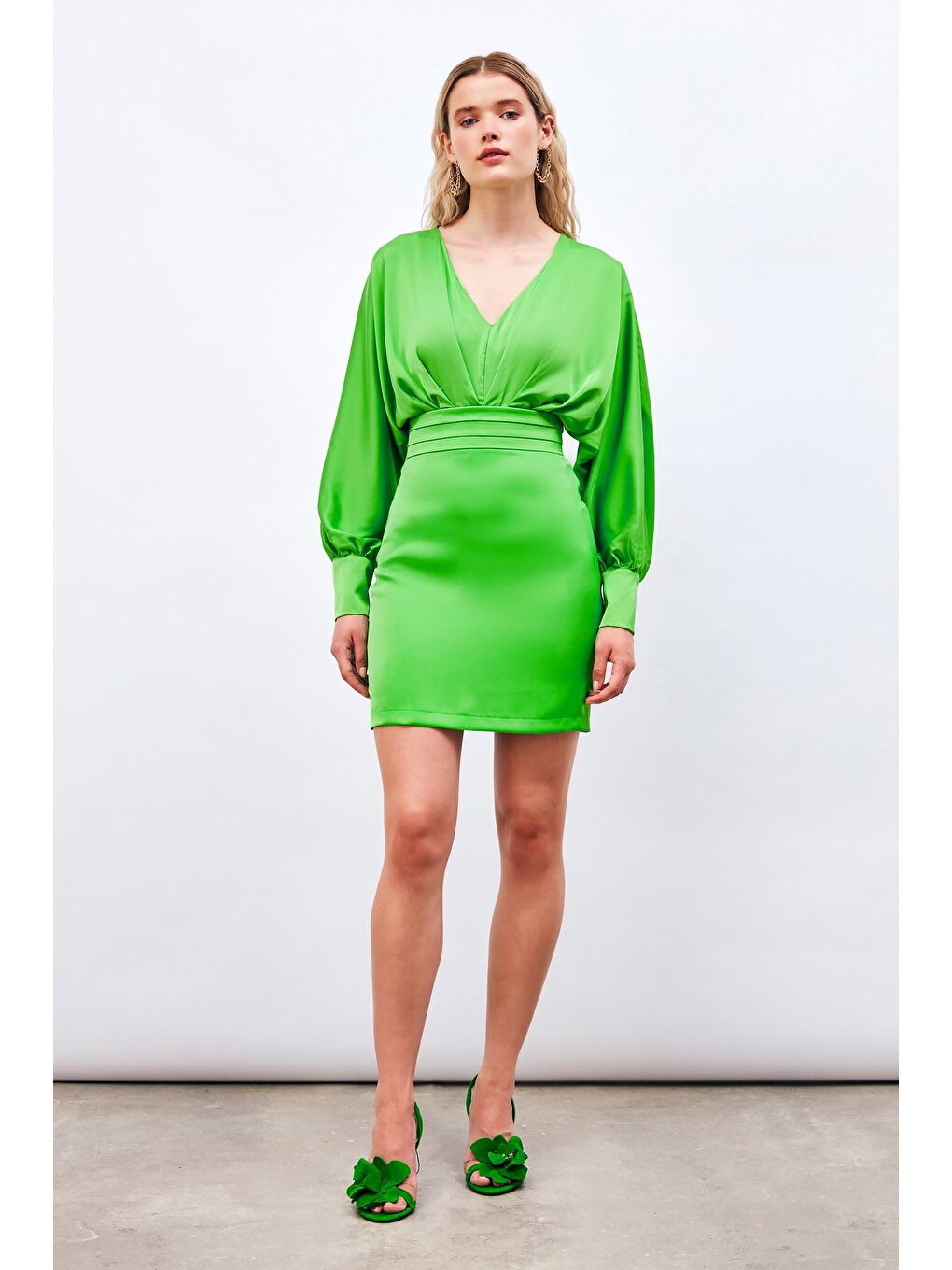 Bel Detaylı Mini Saten Etek - Açık Yeşil