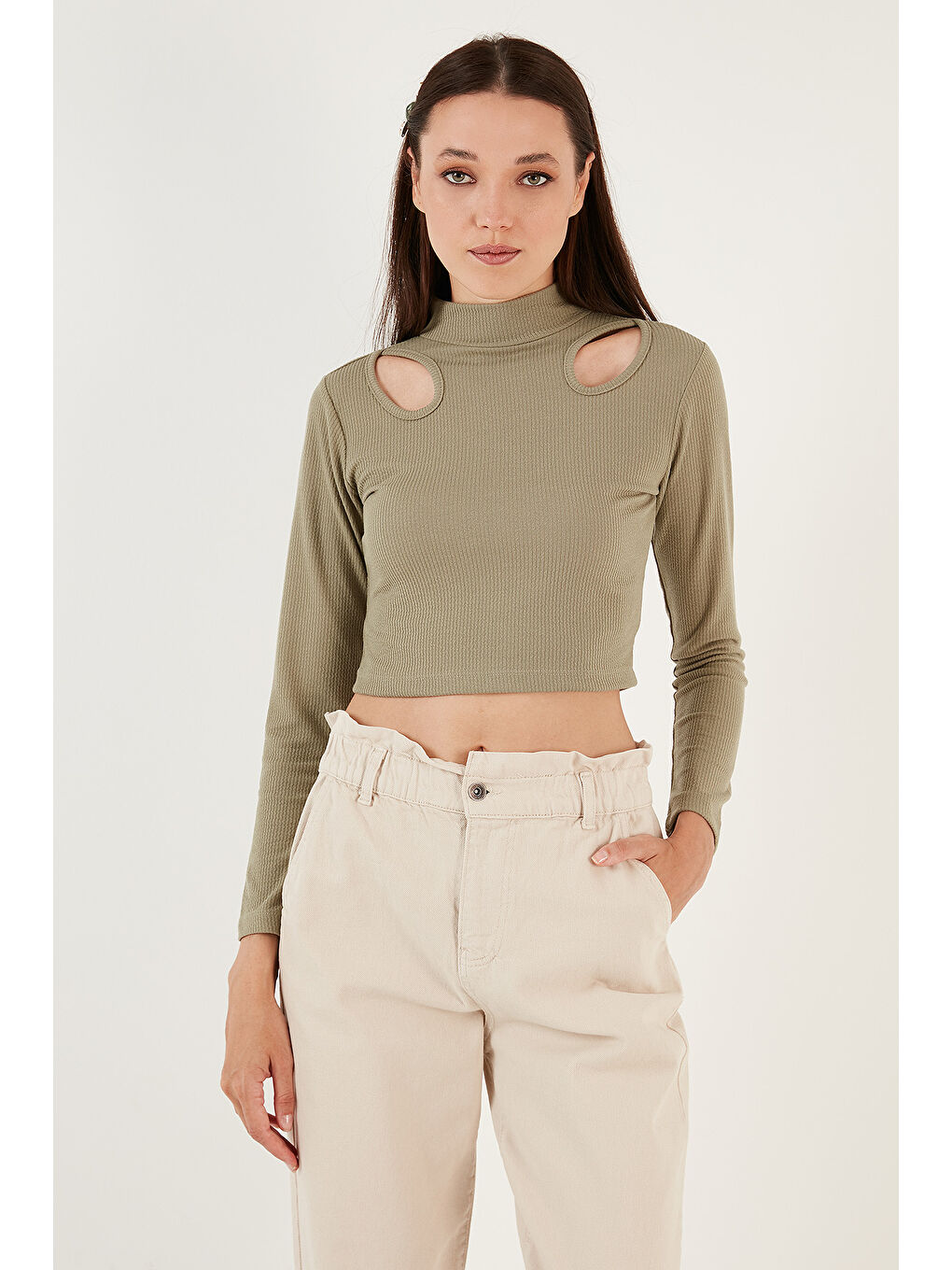 Yeşil Esnek Slim Fit Cut Out Pencereli Dik Yaka Crop Bluz 5865348-5