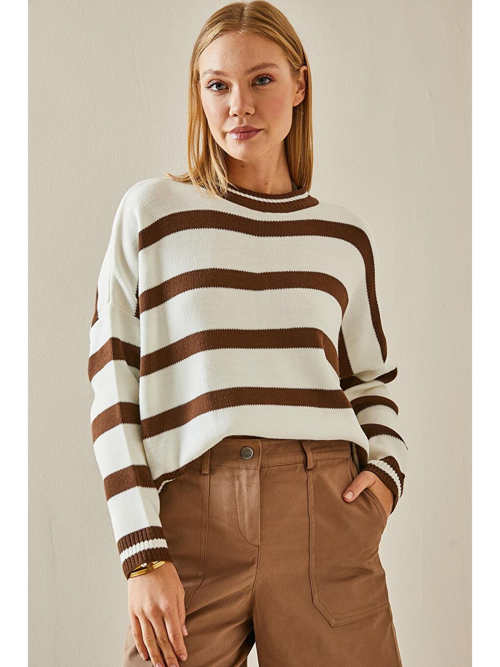 Kahverengi Bisiklet Yaka Çizgili Crop Kazak 4KXK3-47589-18-1