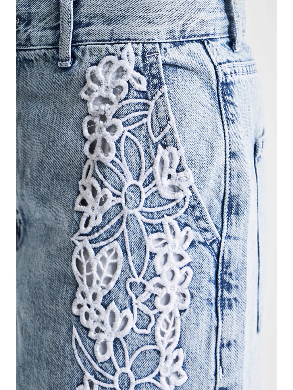 Mavi Kadın Snow Jean Rengi 3s5 3 Dantel Nakışlı Maxi Boy Uzun Tasarım Denim Şortolon-2